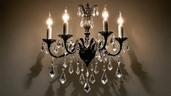 Applique murale en cristal : élégance et artisanat français